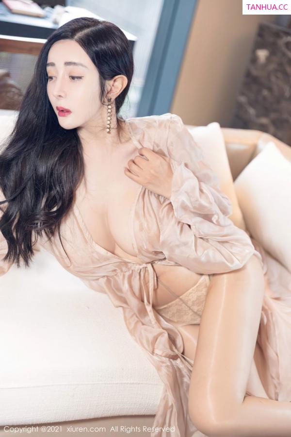 允薾  [XiuRen]高清写真图 2021.10.27 No.4129 允薾第13张图片